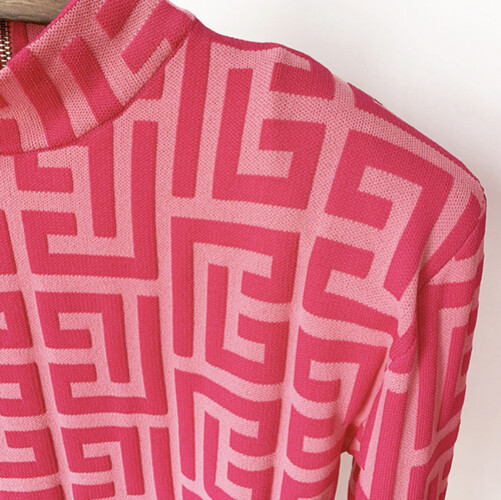 105 فستان وردي اكمام طويله