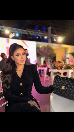 فستان مخمل اسود ب اكمام طويله