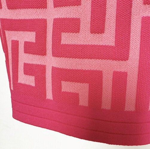 105 فستان وردي اكمام طويله