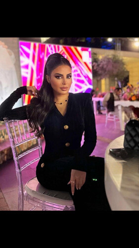 فستان مخمل اسود ب اكمام طويله