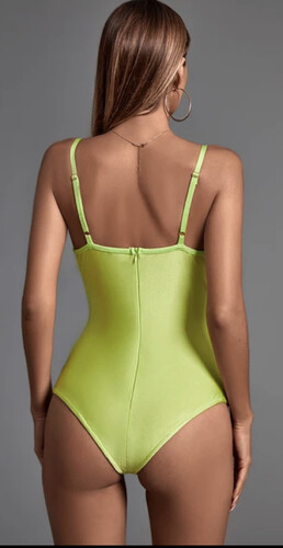 بدلة قطعتين بنطلون باندج مع بودي سوت فسفوري