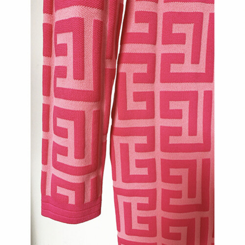 105 فستان وردي اكمام طويله