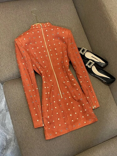 فستان شامواه برتقالي مع حلقات ذهبيه