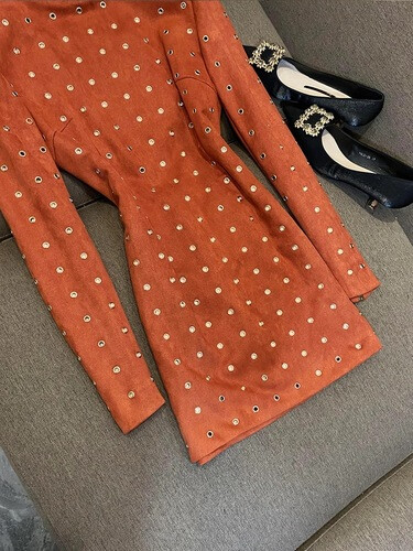 فستان شامواه برتقالي مع حلقات ذهبيه