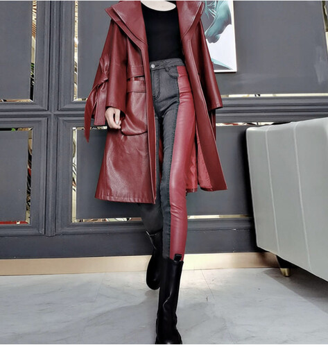 بنطلون جينز مع جلد احمر