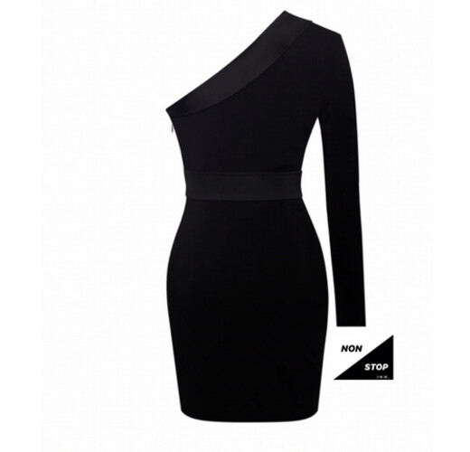 فستان اسود مع لمعه لون ذهبي