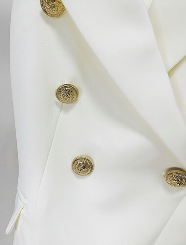 توب بليزر ابيض