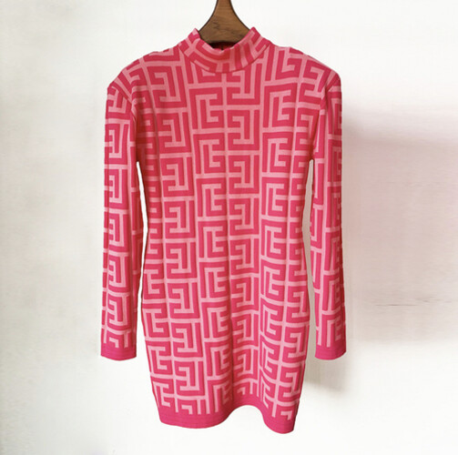 105 فستان وردي اكمام طويله