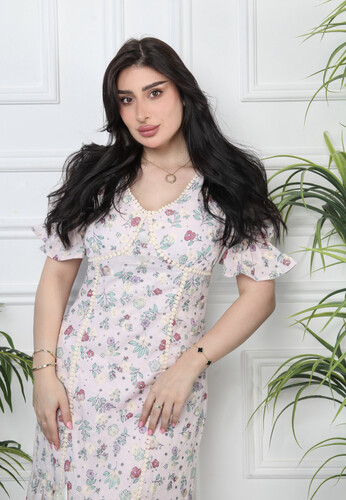 فستان صيفي فاتح