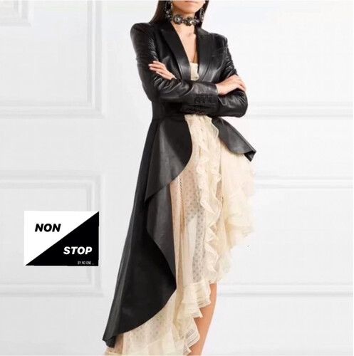 جاكيت جلد طويل