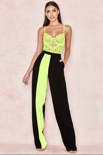 بدلة قطعتين بنطلون باندج مع بودي سوت فسفوري