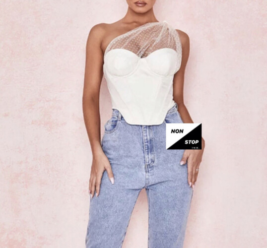 توب بكتف واحد لون ابيض