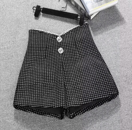 شورت مخمل لامع