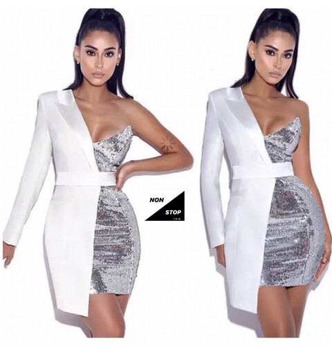 فستان ابيض مع لمعه لون فضي