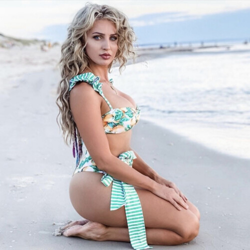 مايوه قطعتين مورد