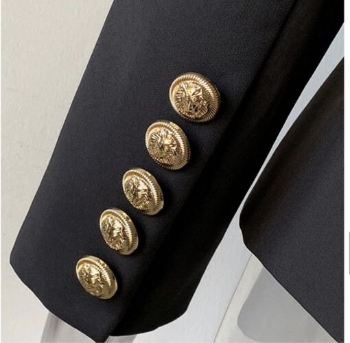 جاكيت اسود مع جلد