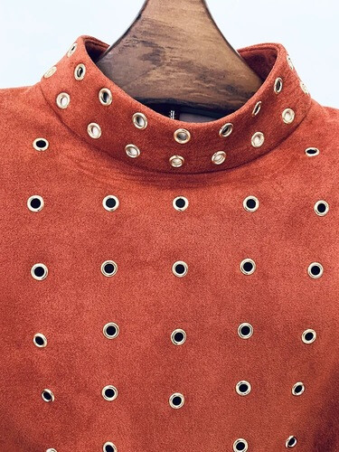 فستان شامواه برتقالي مع حلقات ذهبيه