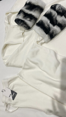 Set with fur white blouse and pant