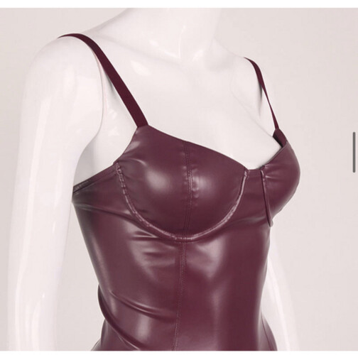 بودي سوت جلد عنابي