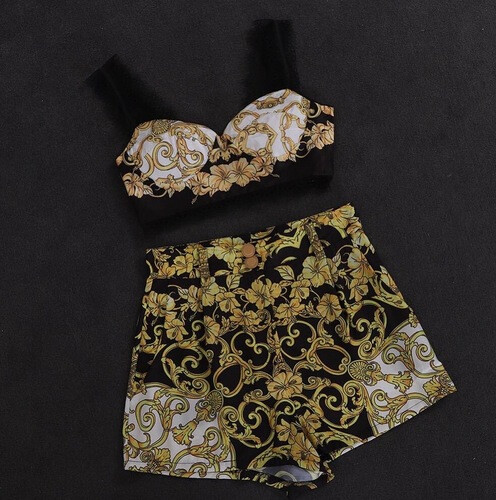 بدلة قطعتين شورت مع توب ستان