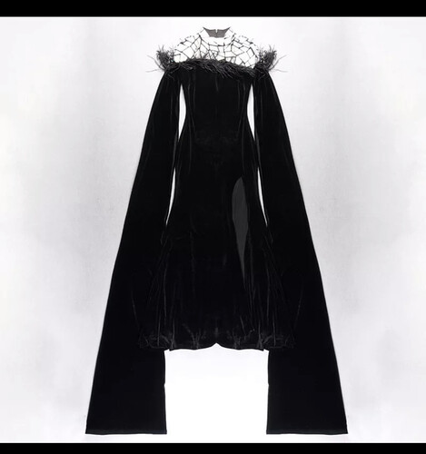 فستان اسود مخمل مع كرستال و ريش