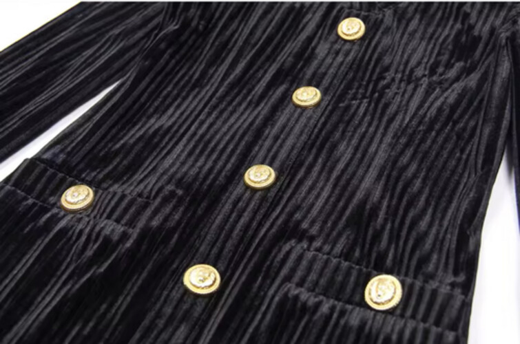 فستان مخمل اسود ب اكمام طويله