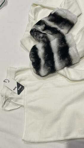 Set with fur white blouse and pant