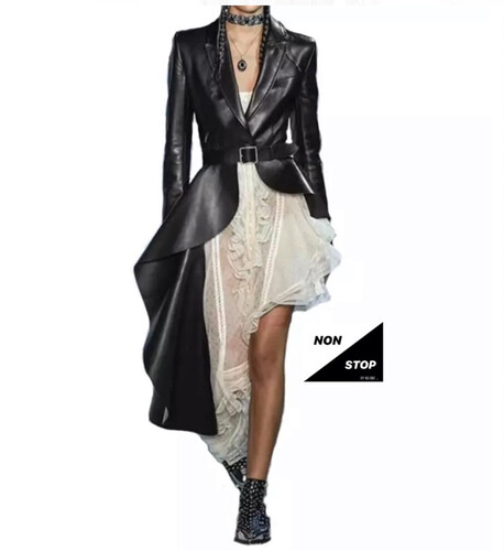 جاكيت جلد طويل