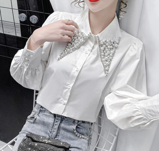 قميص ابيض مع قبه شوارفسكي و لؤلؤ كم طويل