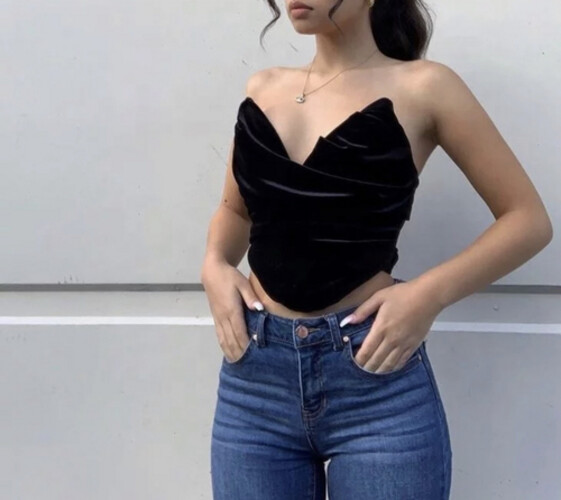 توب مخمل اسود