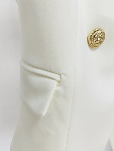 توب بليزر ابيض