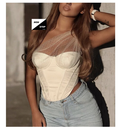 توب بكتف واحد لون ابيض