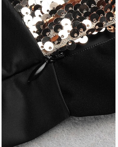 فستان اسود مع لمعه لون ذهبي