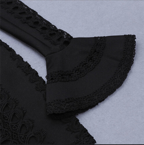 فستان اسود مع اكمام طويله