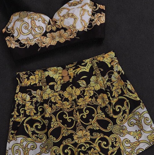 بدلة قطعتين شورت مع توب ستان