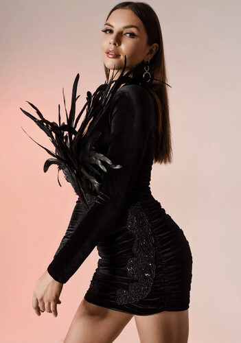 فستان مخمل اسود قصير