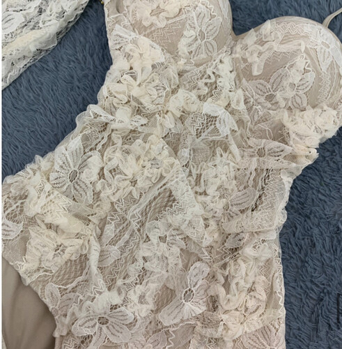 بودي سوت اوف وايت