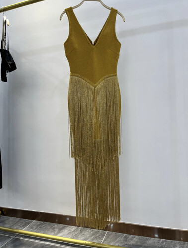 فستان اصفر ذهبي