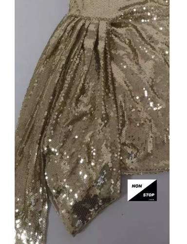 فستان ذهبي لامع