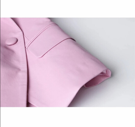 جاكيت جلد وردي فاتح