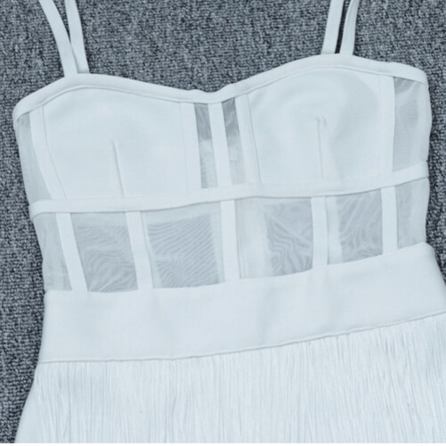 فستان ابيض سترج مع هدب