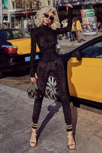 ليوبارد جمبسوت مخمل سترج مع حزام