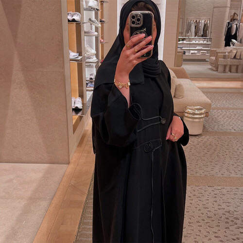 عباية قصة قطريه واسعه LA36