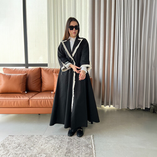 عباية ترانش كوت مع لون اوف وايت LA 27