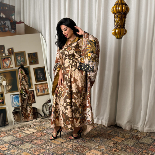 دراعة قصة وآسعة اللون بني