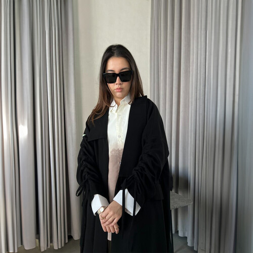 عبايه زم على الاكمام LA 25