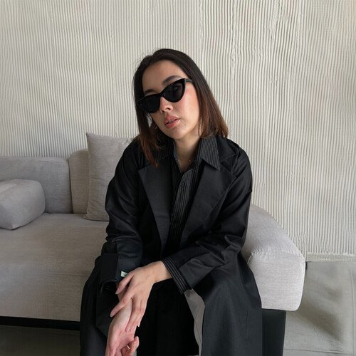 عباية لنن مع قميص مخطط اللون اسود LA 24