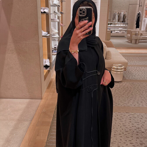 عباية قصة قطريه واسعه LA36