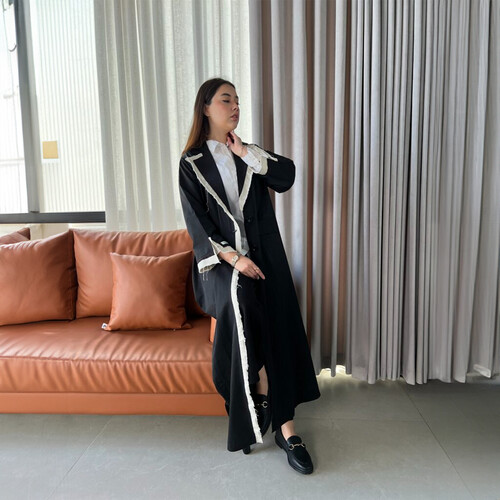 عباية ترانش كوت مع لون اوف وايت LA 27