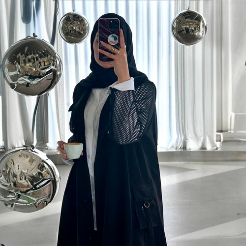 عباية اكمام شبك La 23